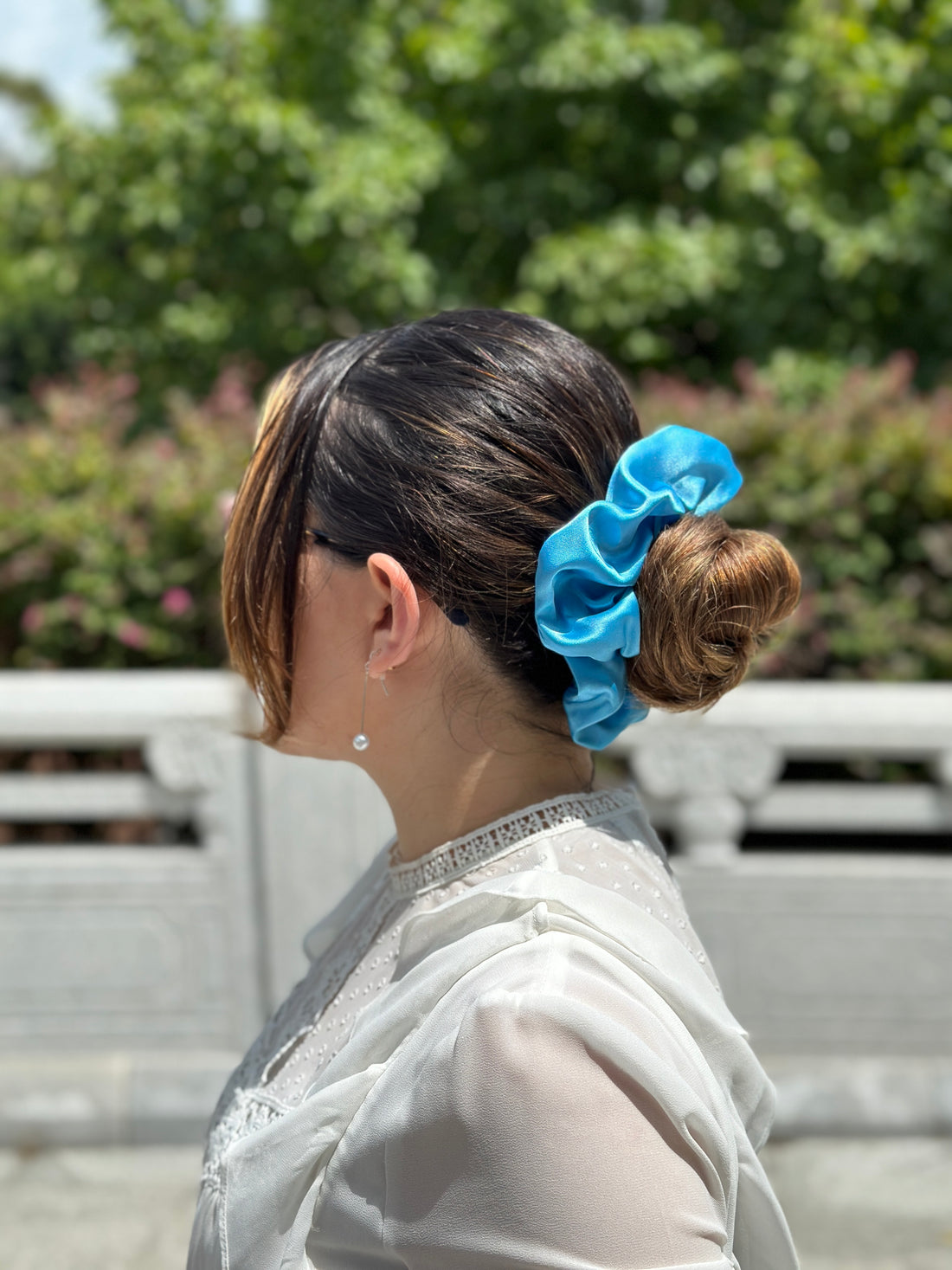 Silk scrunchie in Blue
